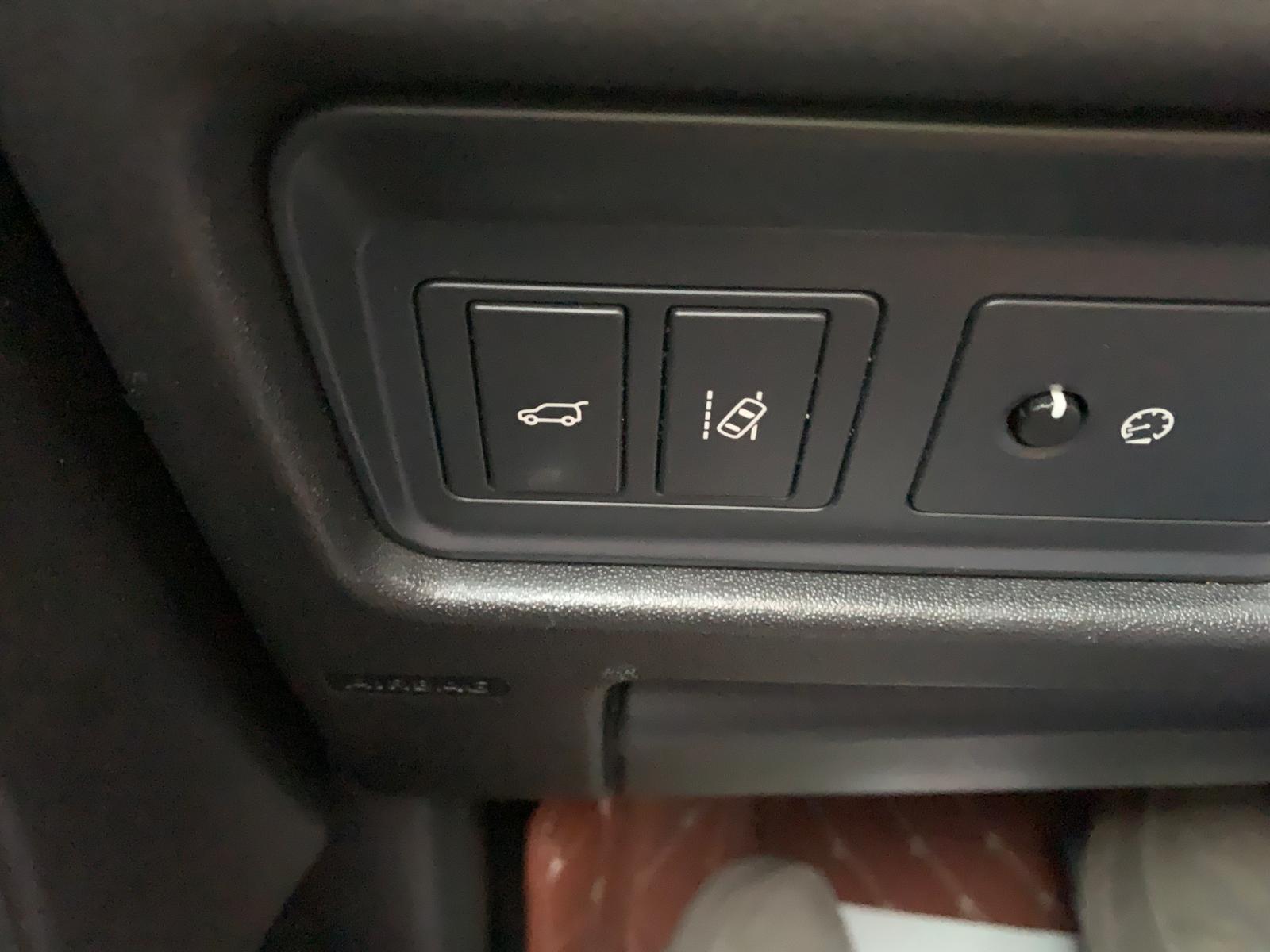 LAND ROVER DISCOVERY SPORT HSE LUXURY