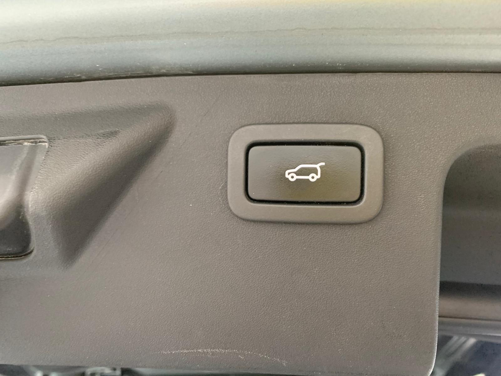 LAND ROVER DISCOVERY SPORT HSE LUXURY